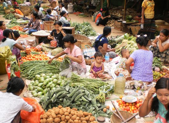 Nyaung Oo Morning Market 2