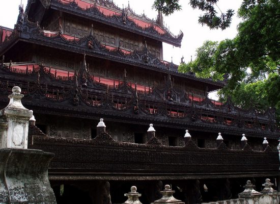 Shwe Kyaung (Golden Palace Monastery)